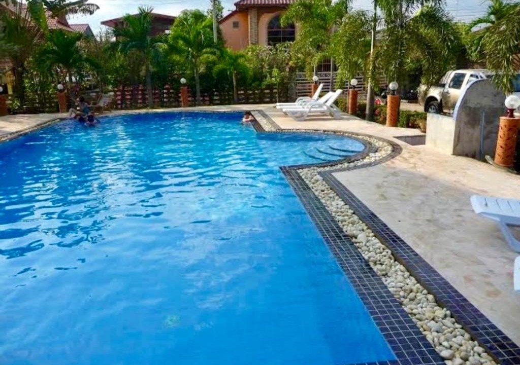 Thani Hotel | โรงแรมบ้านจอร์จ Baan Georges Hotel