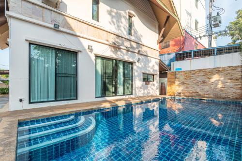 Central Pattaya Villa | 芭提雅近好莱坞45号三卧别墅