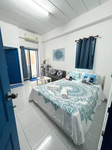Chan Kasem Apartment | 107 Budget Room Utilities Balcony in Ratchada