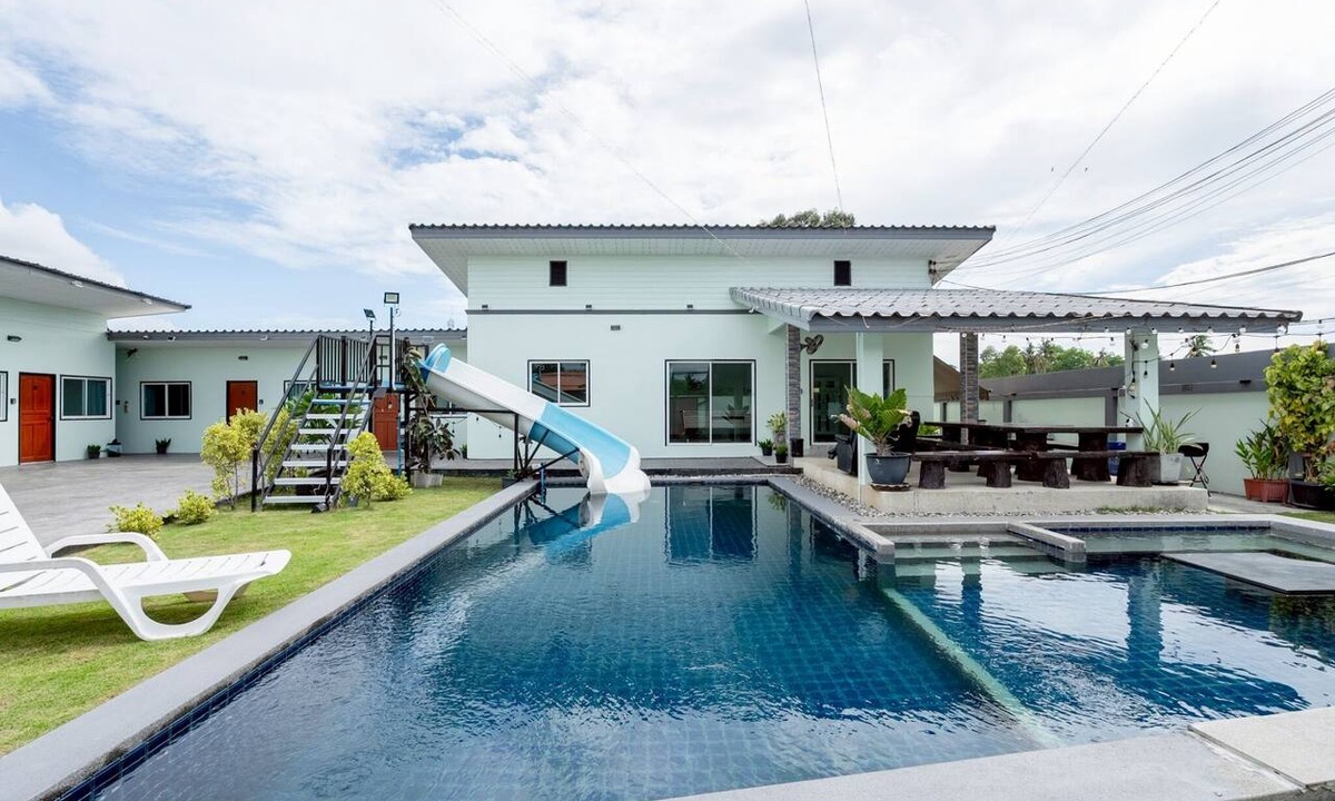 Pong Villa | 12 BR Blue Lake Residences Pattaya - Mabprachan Lake