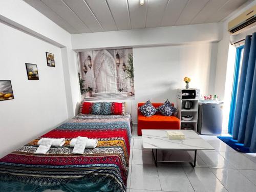 Chan Kasem Apartment | 205 budget room Wi-Fi utilities Bangkoks center