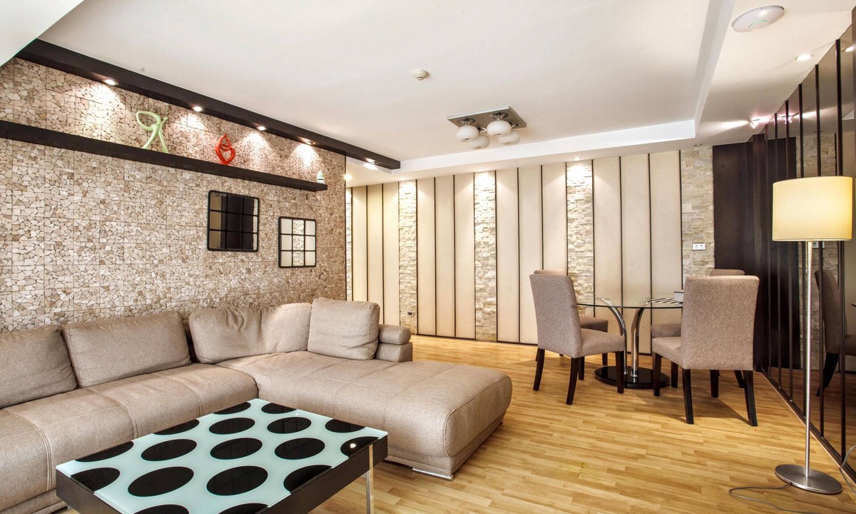 Khlong Toei Nuea Condo | 2A - Luxurious 2-Bedroom Condo in Central Bangkok with Gym and Swimming pool