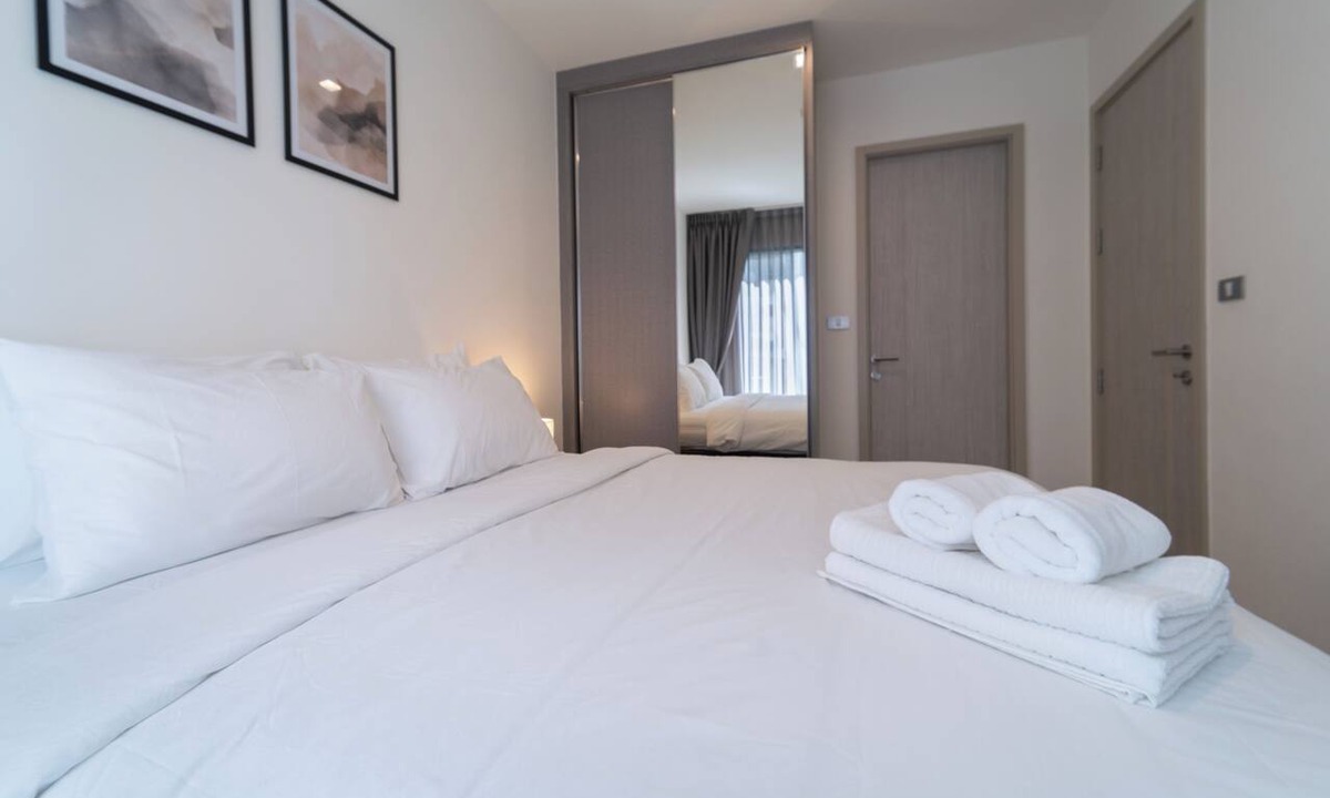 Sukhumvit Apartment | 5 Star Sukhumvit 1BR apt Pool, Gym, Sauna Thong lo