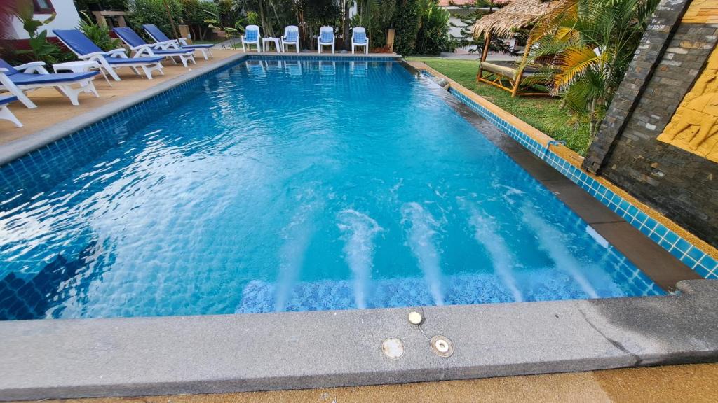 Mae Nam Ski Chalet | Ananda Resort, Villa 4 in Maenam Jungle