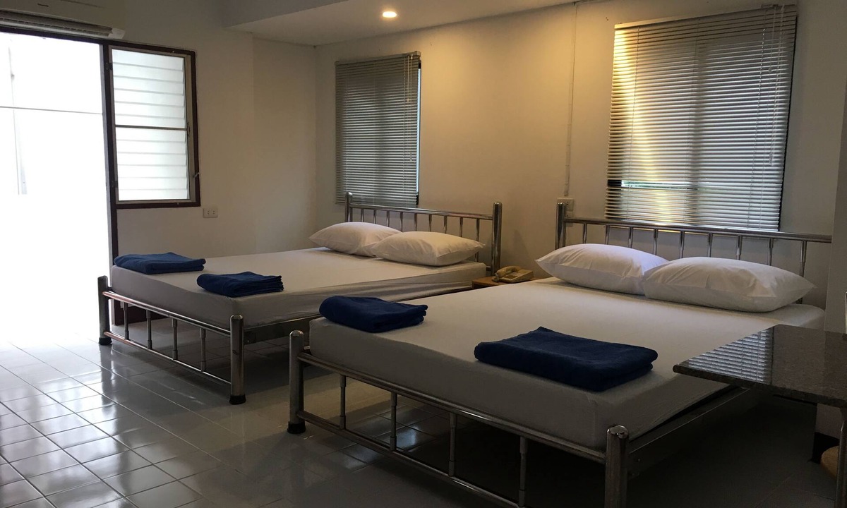 Krathum Baen Hotel | AP Aparment