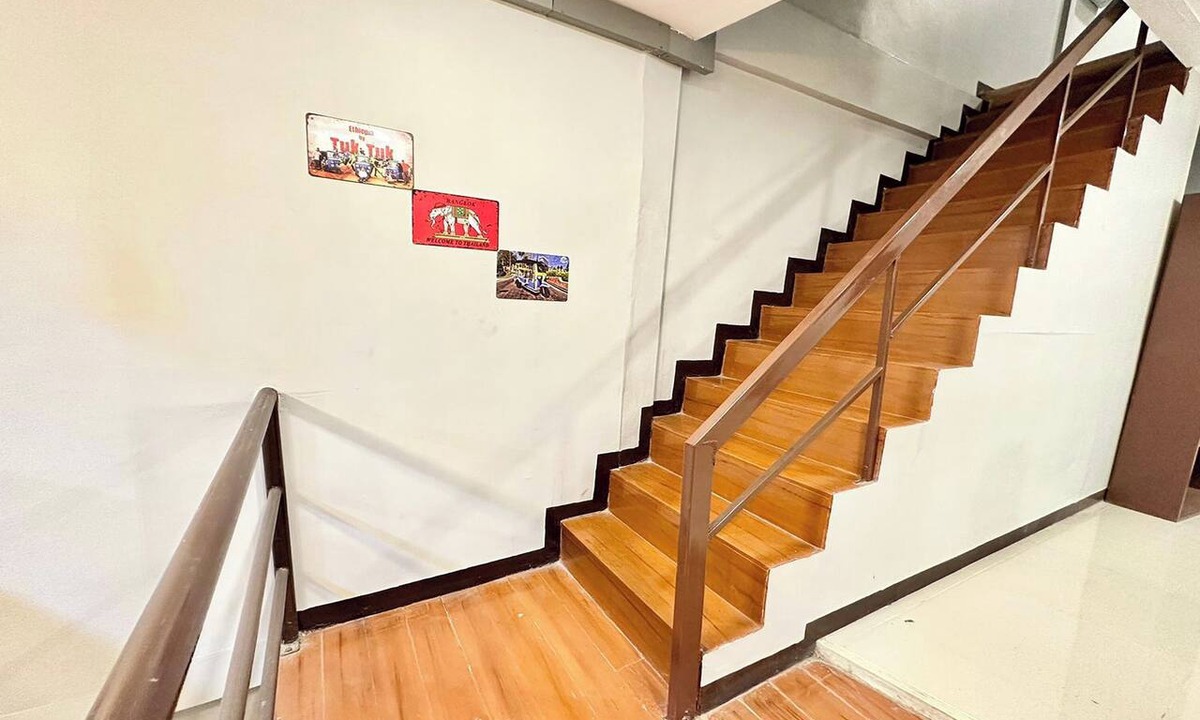 Chana Songkhram Hostel | Baan At Khaosan Hostel