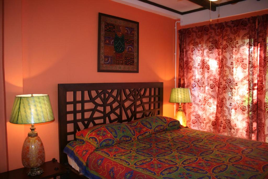Phaya Yen House | Baan Til Dao Pround Fah