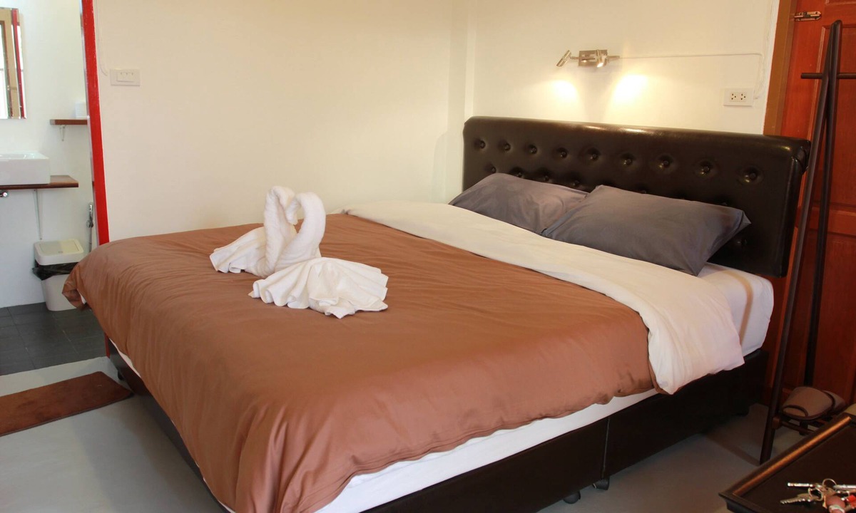 Chorakhe Bua Hotel | Barefeet Naturist Resort