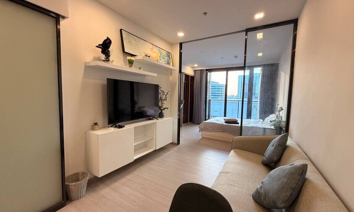 Rama 9 Apartment | BIG Standing Desk with w/Pool, Spa, Gym, near MRT