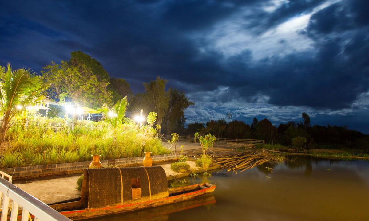 Phibun Mangsahan Hotel | Bluemoon Riverside Resort