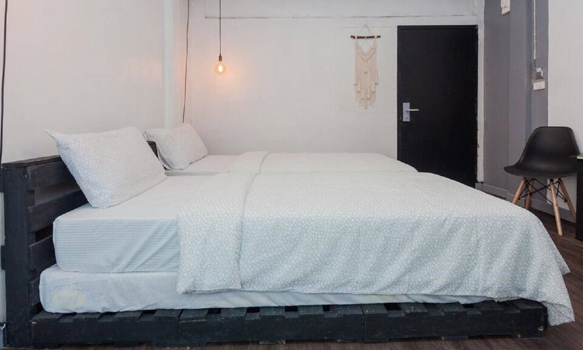 Wang Burapha Phirom House | Boho Twin Room with breakfast