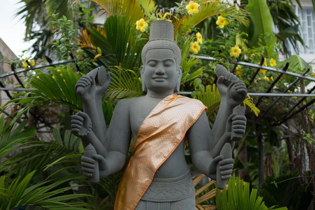 Downtown Siem Reap Hotel | Bou Phanith Villa