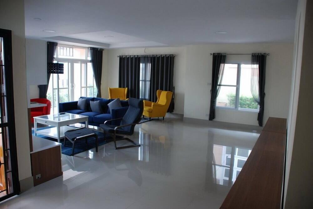 Hat Yai House | Brand New House for rent 300m2.