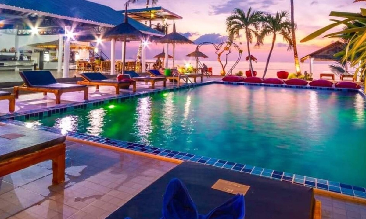 Ko Lanta Ski Chalet | Bungalow - Sleeps 2 - Terrace - Beach Close