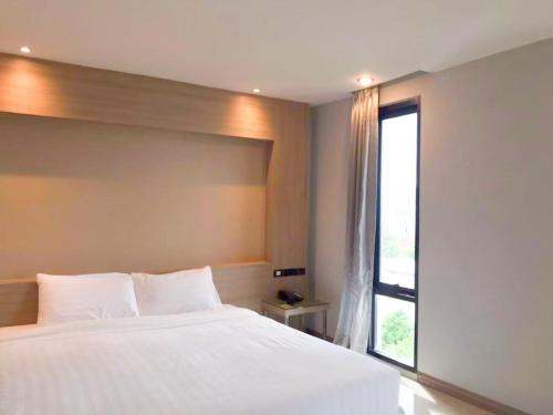 Bang Na Hotel | C Hotel Bangna
