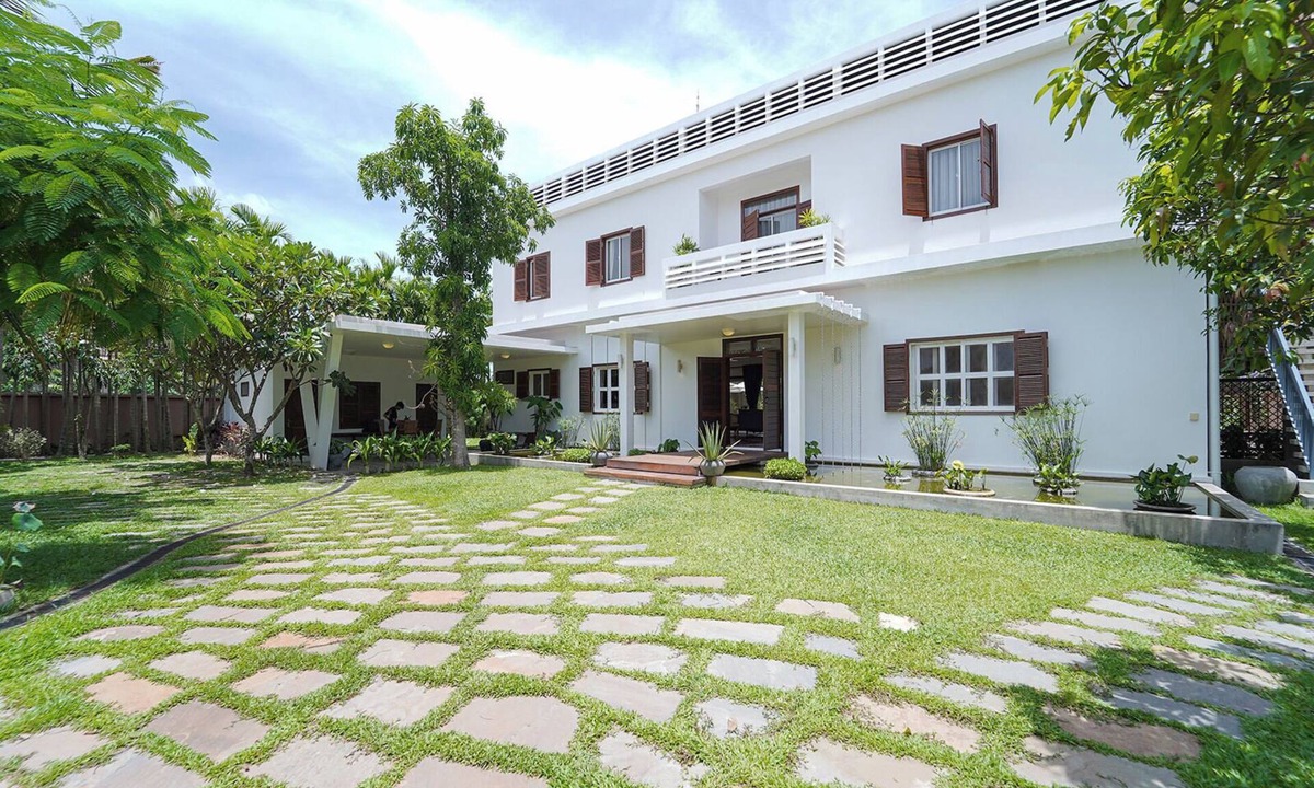 Siem Reap Villa | Colonial Estate, 12BR, Sleeps up to 32