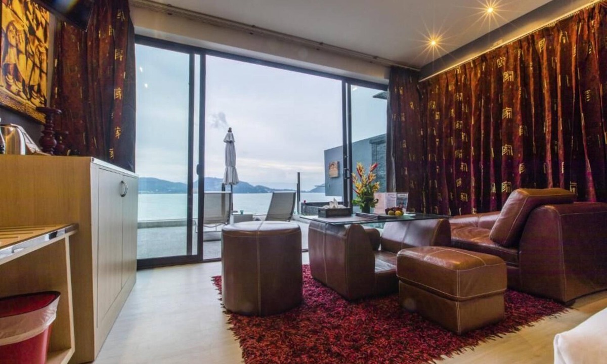 Patong Resort | Deluxe Suite with Jacuzzi in Patong (B)