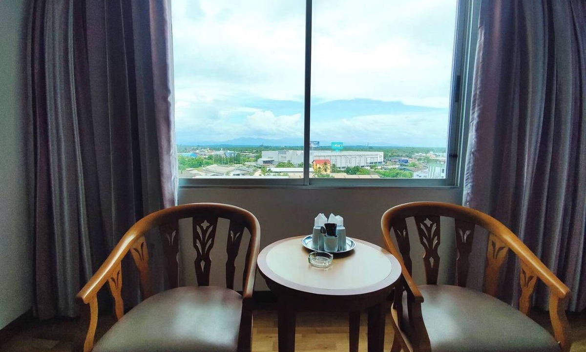 Makham Tia Hotel | Diamond Plaza Hotel Suratthani