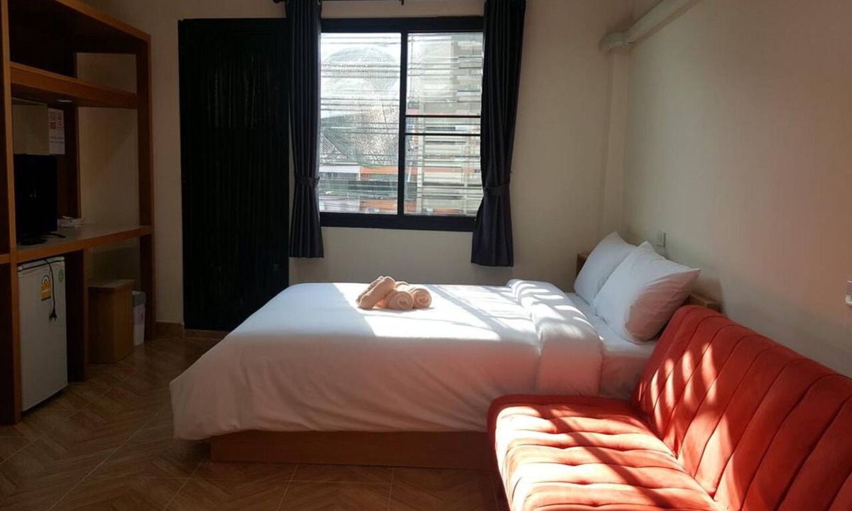 Ban Chang Lo Hotel | Double D Rooms & Cafe