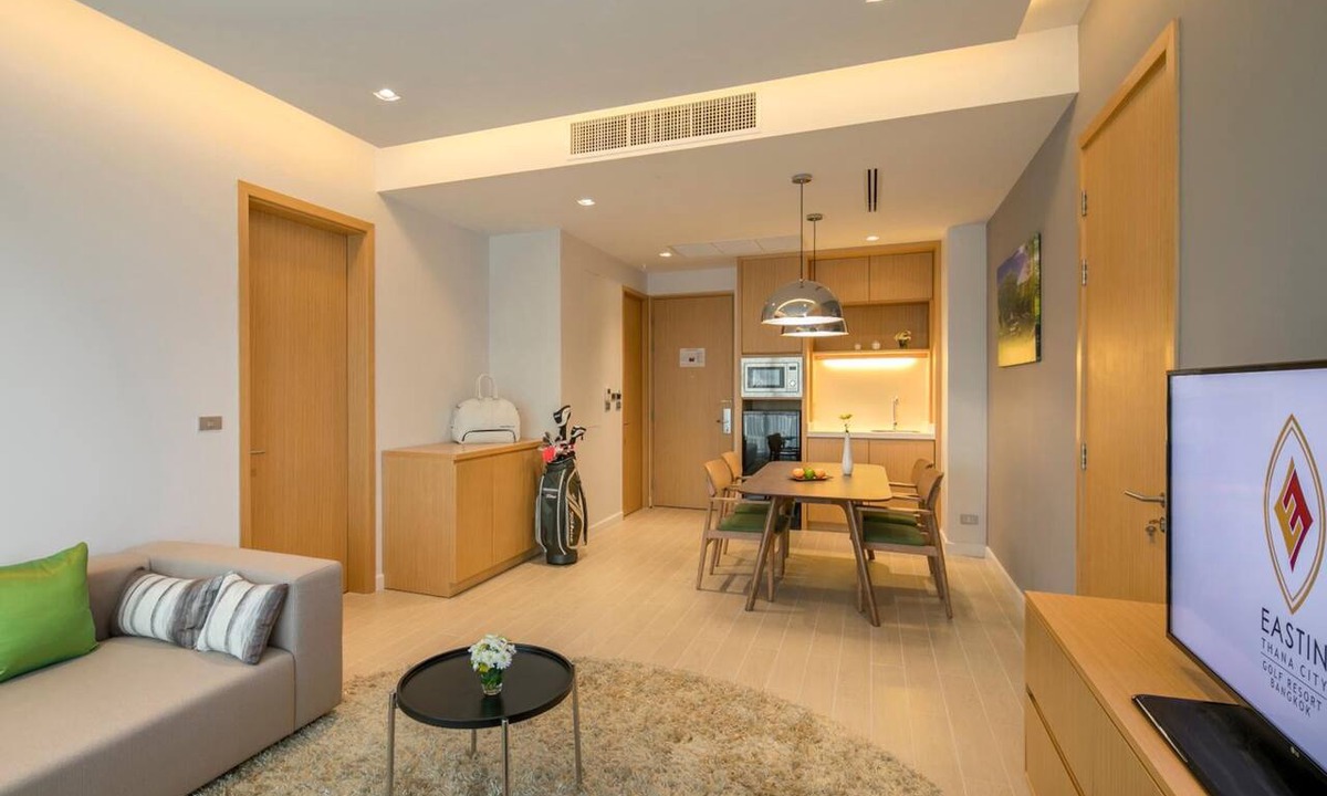 Racha Thewa Hotel | Eastin Thana City Golf Resort