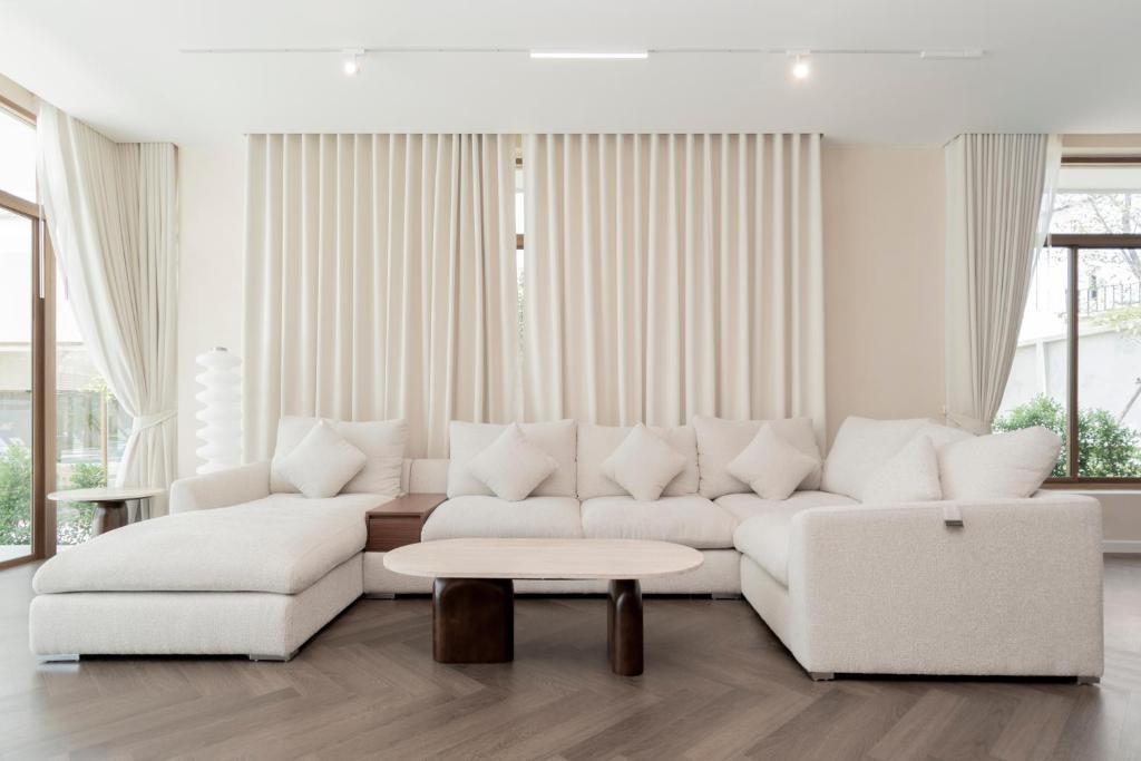 Huai Yai House | Emmarin Villa Pattaya