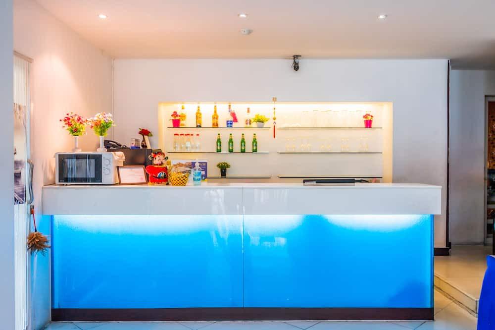 Thanon Phaya Thai Apartment | Gorgeous Thai Style near BTS Phayathai