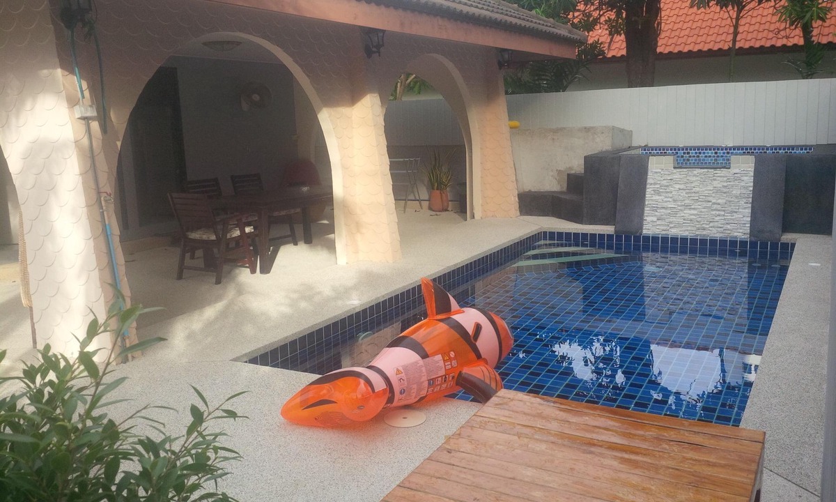 Jomtien Villa | Grand Condotel Villa Rosa pool & Jacuzzi - Walk to the Beach