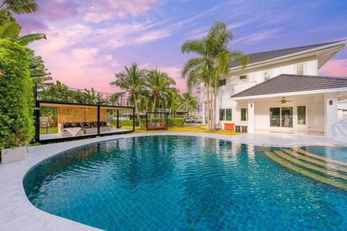 Huai Yai Villa | Green Yield Pool Villa