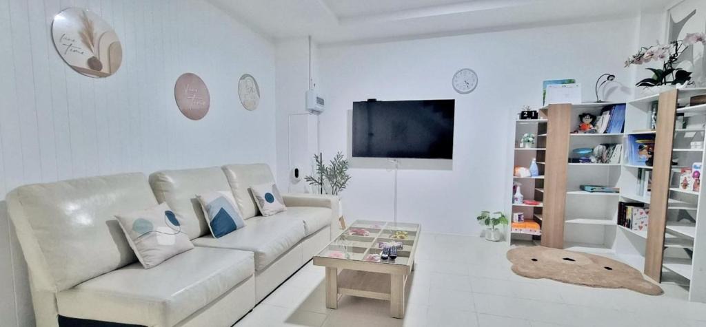 Sam Wa Tawan Ok Resort | Home 3 Bedrooms Donmueng- Saimai หลังใหญ่ ฟรี wifi