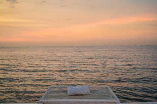 North Pattaya Villa | I SEA YOU, Luxe Beachfront Villa