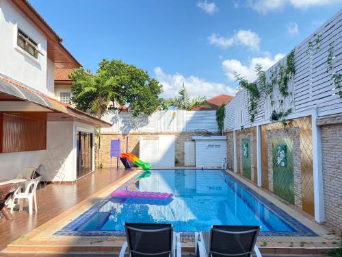 Na Kluea Villa | Jomtien 6BR old villa,new pool