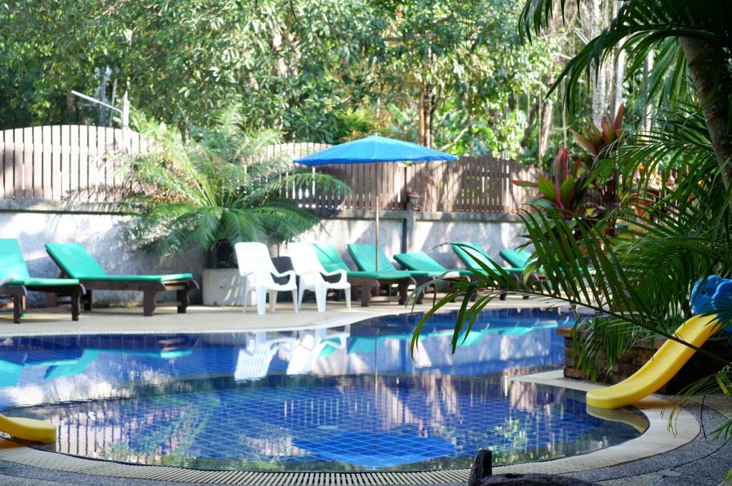 Khuekkhak Hotel | Khaolak Grand City