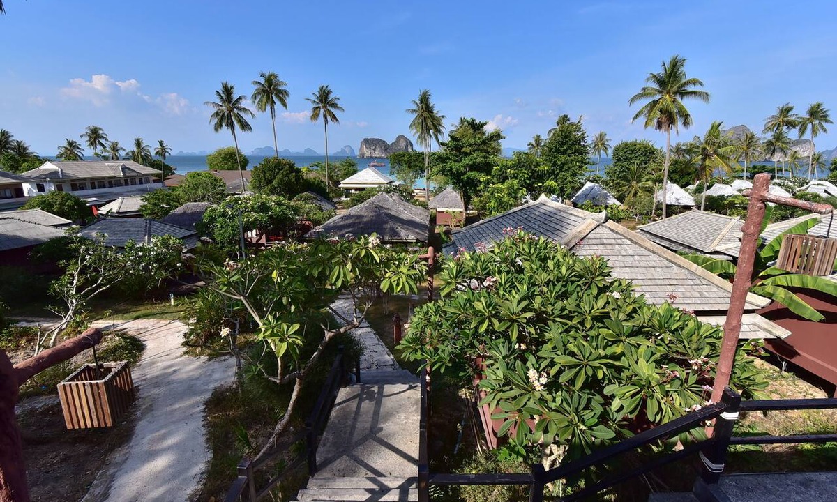 Ko Ngai Hotel | Koh Ngai Thanya Beach Resort