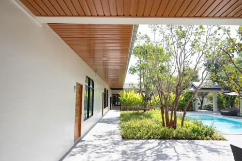 Pak Khat Hotel | Kwang x Yao Café, Resort & Pool Villa