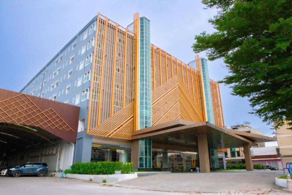 Bang Chalong Hotel | Le Srivaree Suvarnabhumi Airport Hotel