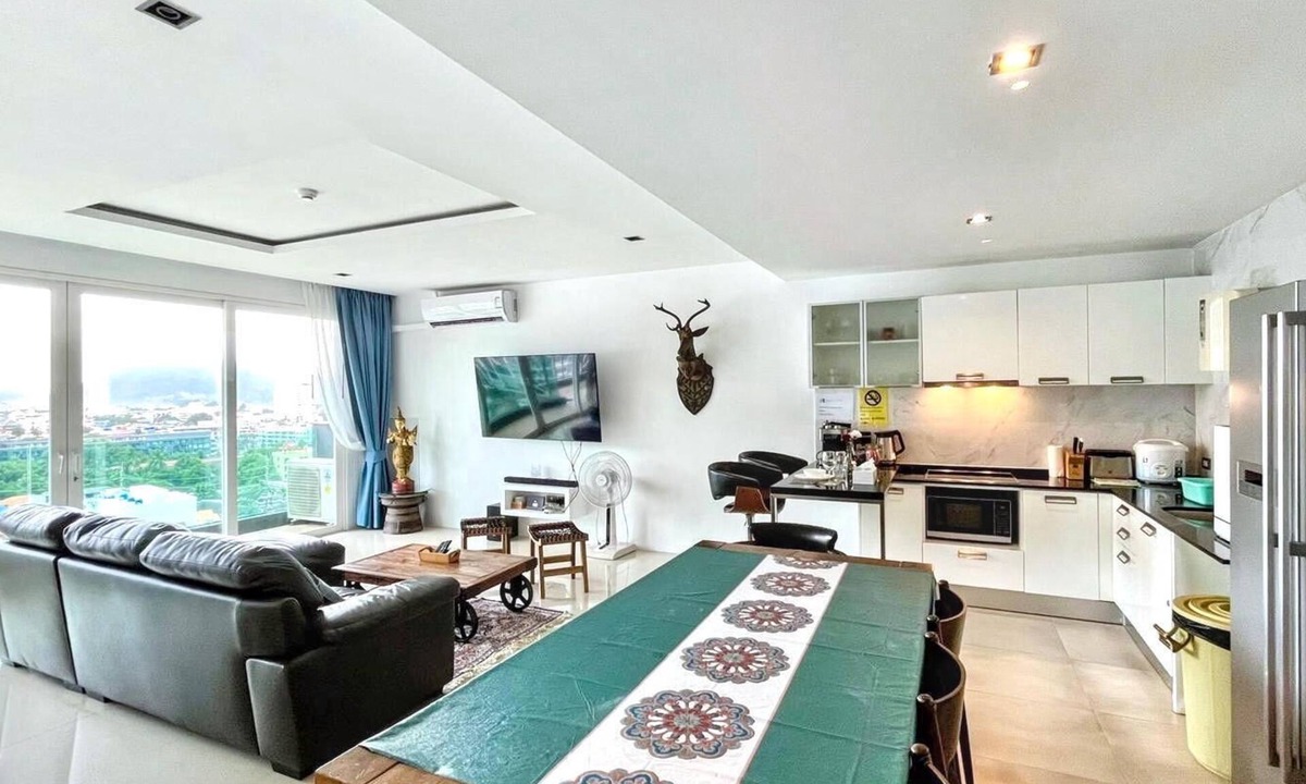 Patong Apartment | Luxurious 3-Bedroom Apartment with Stunning Patong Bay Views