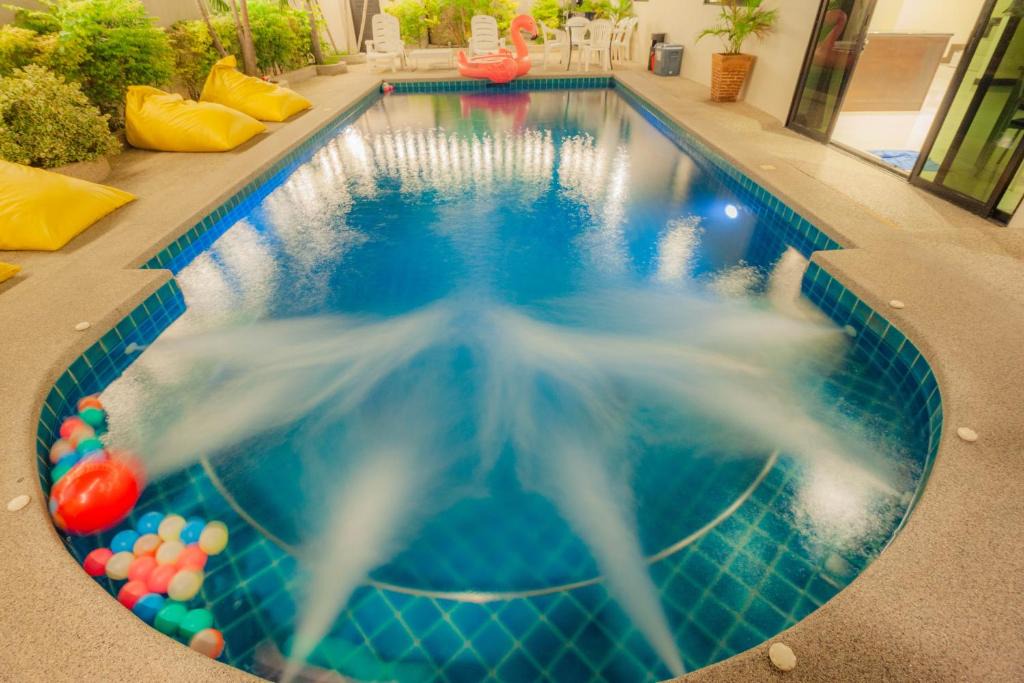 Jomtien Villa | Luxury Pool Villa 4 BR 900M beach 1.5 KM downtown
