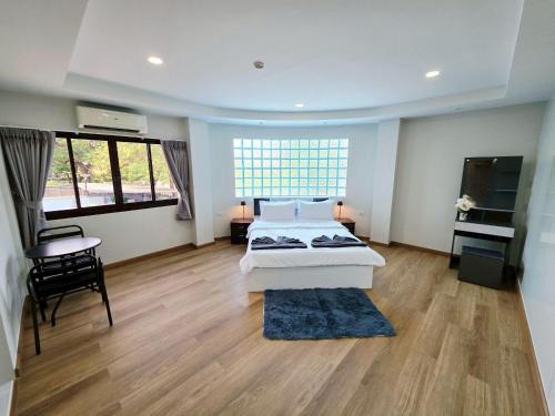 Prawet Hostel | M-Well House