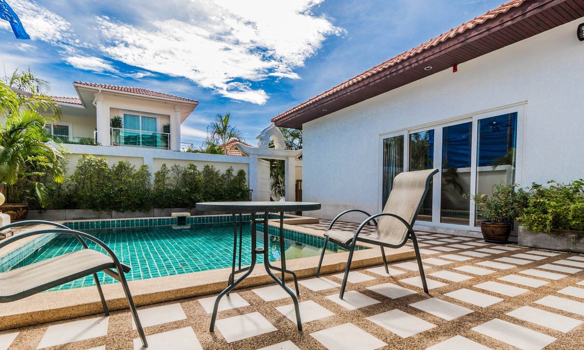 Pratumnak Hill Villa | Majestic Residence Private Pool Villa (Private Entrance to the Beach)