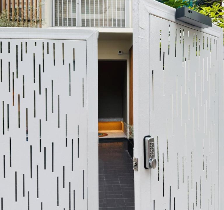 Phaya Thai Villa | Middle Haus 3BR Home Near BTS Ari, Bangkok
