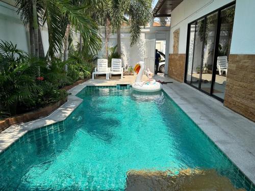 Pratumnak Hill Villa | MM Pool Villa