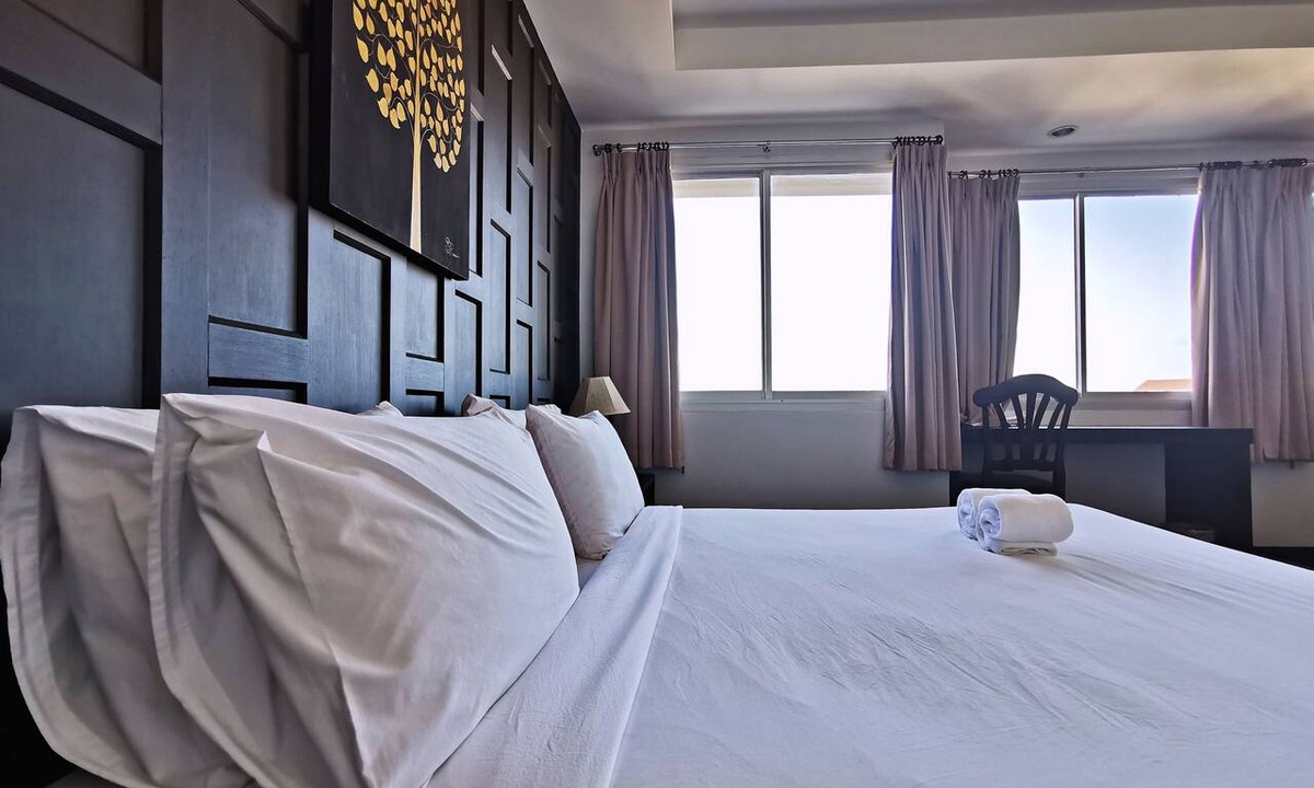 Chumphon Hotel | Nana Buri Hotel