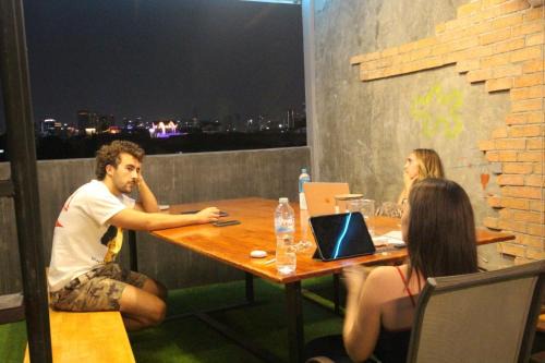 Wat Sam Phraya Apartment | Nomad Yard Hostel ข้าวสาร