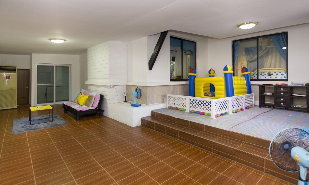 Central Pattaya Villa | Nowhere Villa Mercury ~ 5 Mins To Walking Street