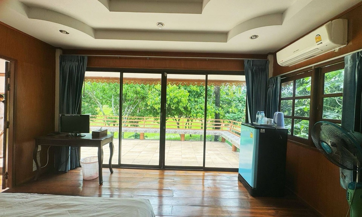 Nakhon Nayok Hotel | OYO 75497 Uncle Odd Talay View Resort