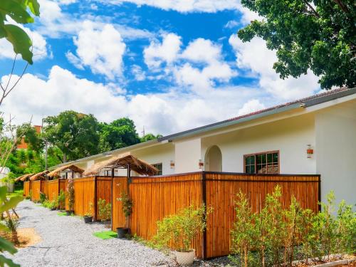 Pong House | Patcharapon Resort