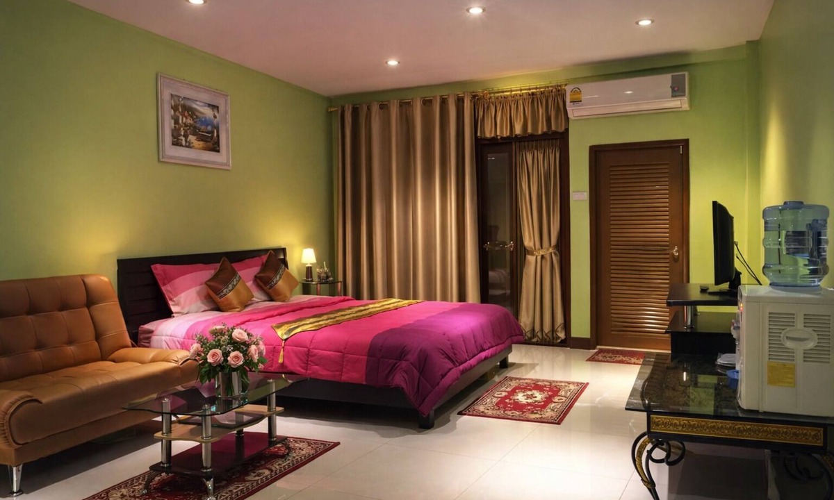 Khlong Toei Hotel | Penang Palace