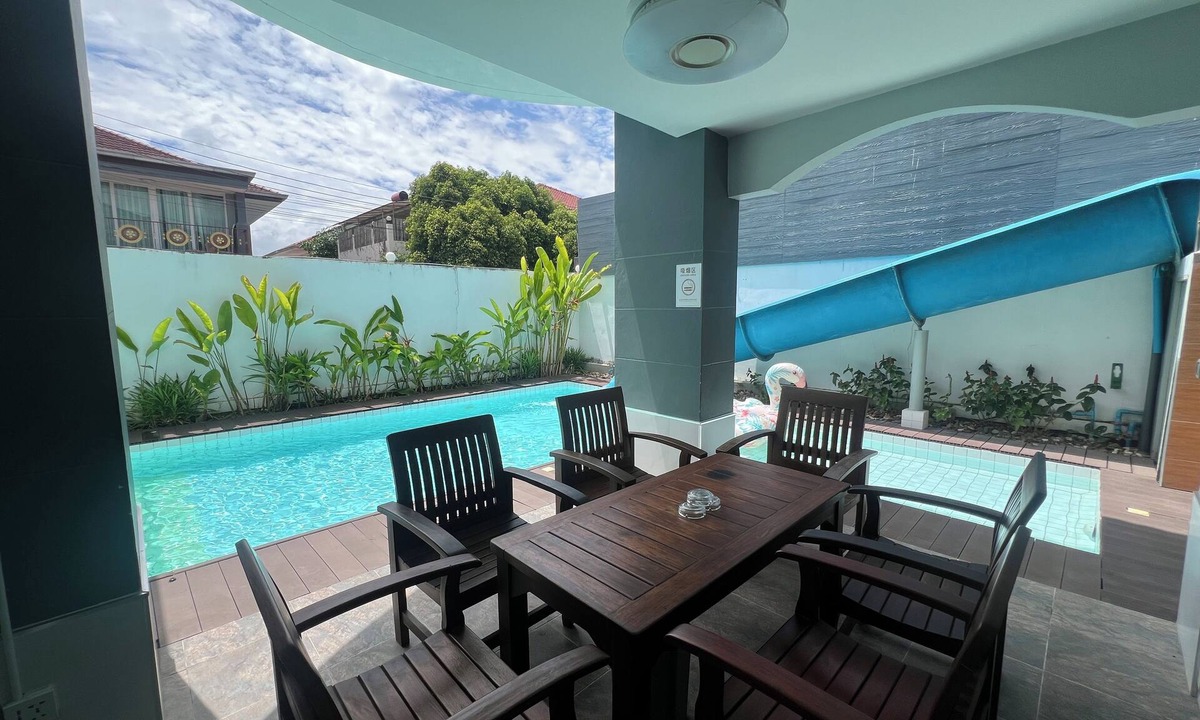 Na Kluea Villa | pool villa near Jomtien beach