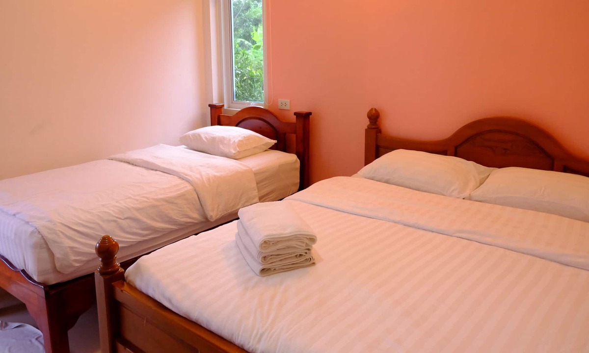 Noen Phra Hotel | PT House Resort