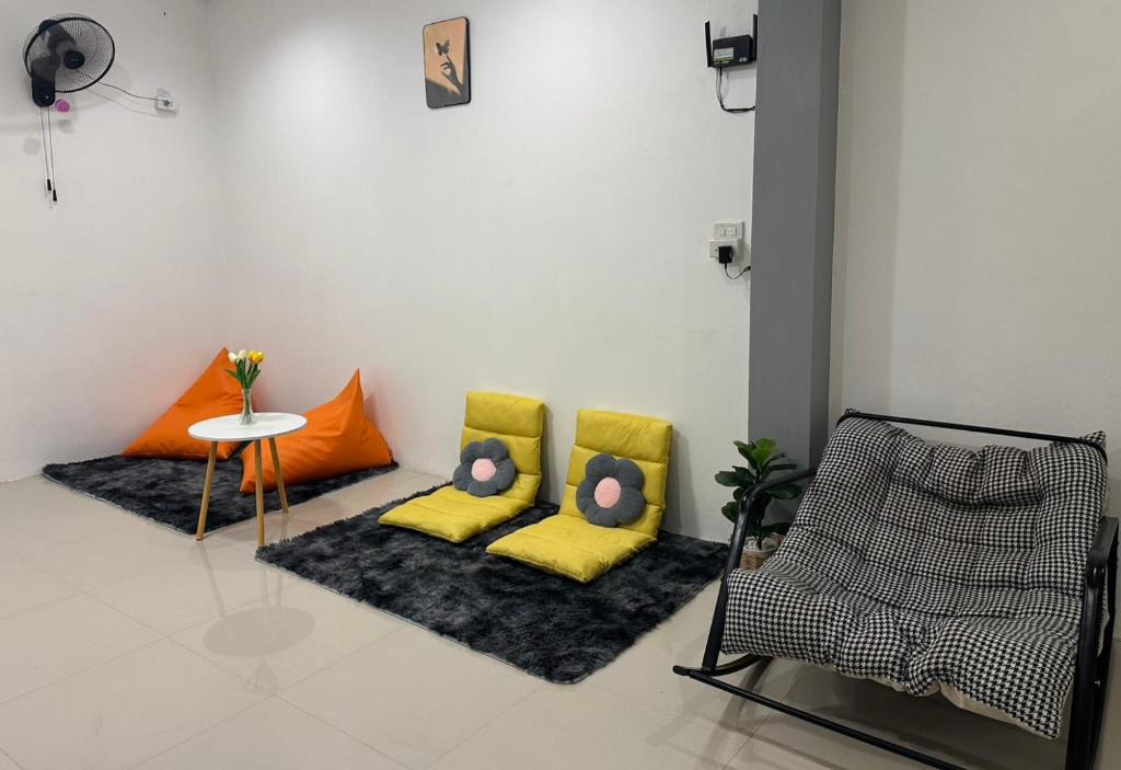 Saladan Hostel | Rest And Relax Hostel